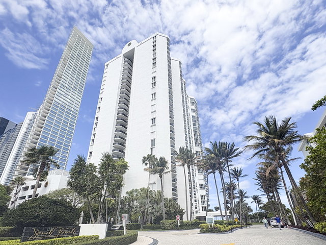 Sands Pointe  photo 3